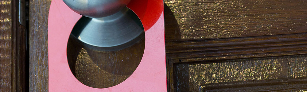 Изготовление и размещение рекламы на дверной ручке