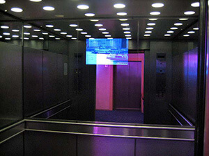 Реклама на зеркалах