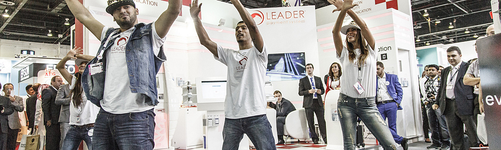 Танцевальное мероприятие на стенде Leader