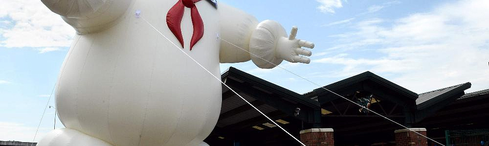 Огромная надувная фигура зефирного человека