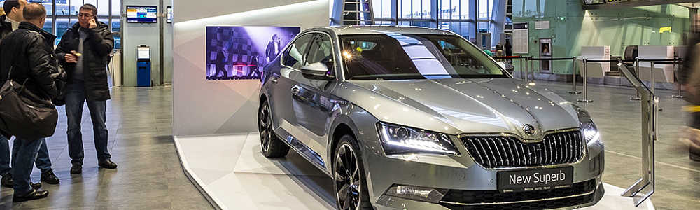 Дизайн, изготовление, размещение автоподиумов в аэропортах Санкт-Петербурга